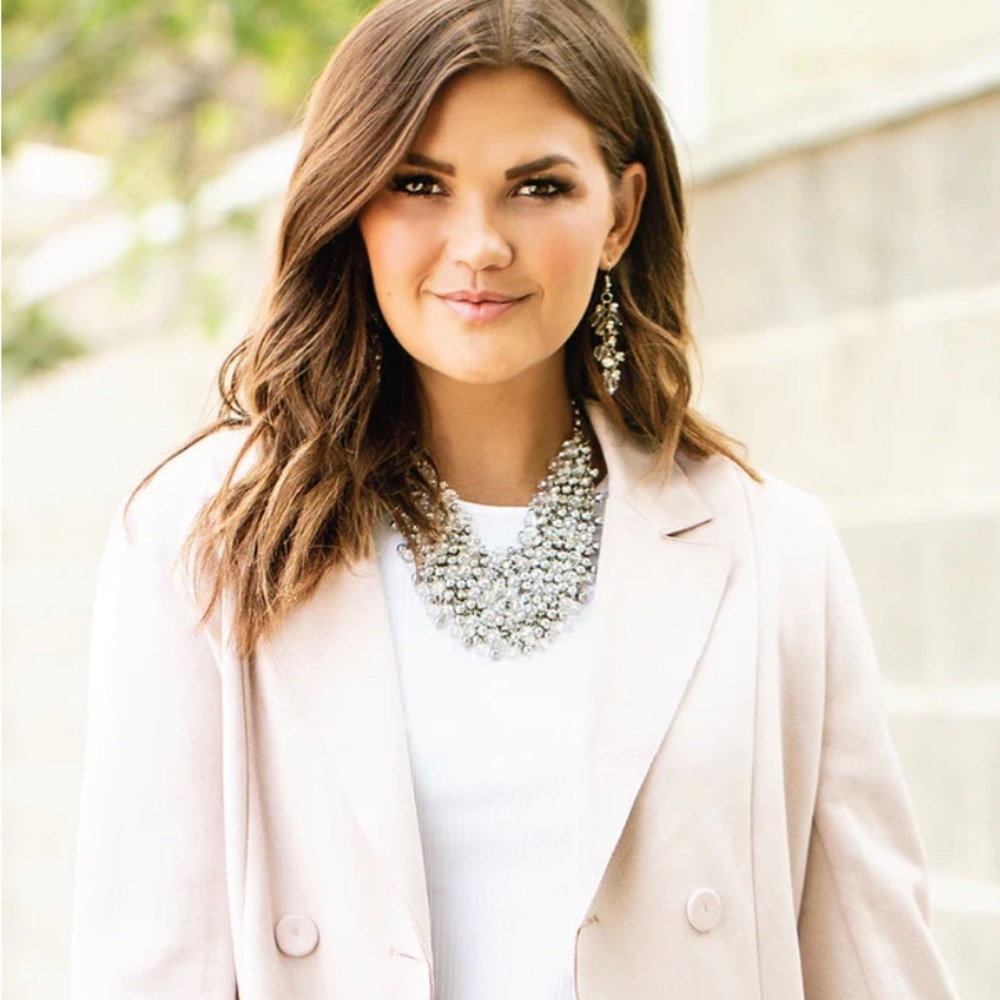 Sociable Zi collection necklace with earrings